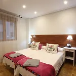 General Elorza Apartament *